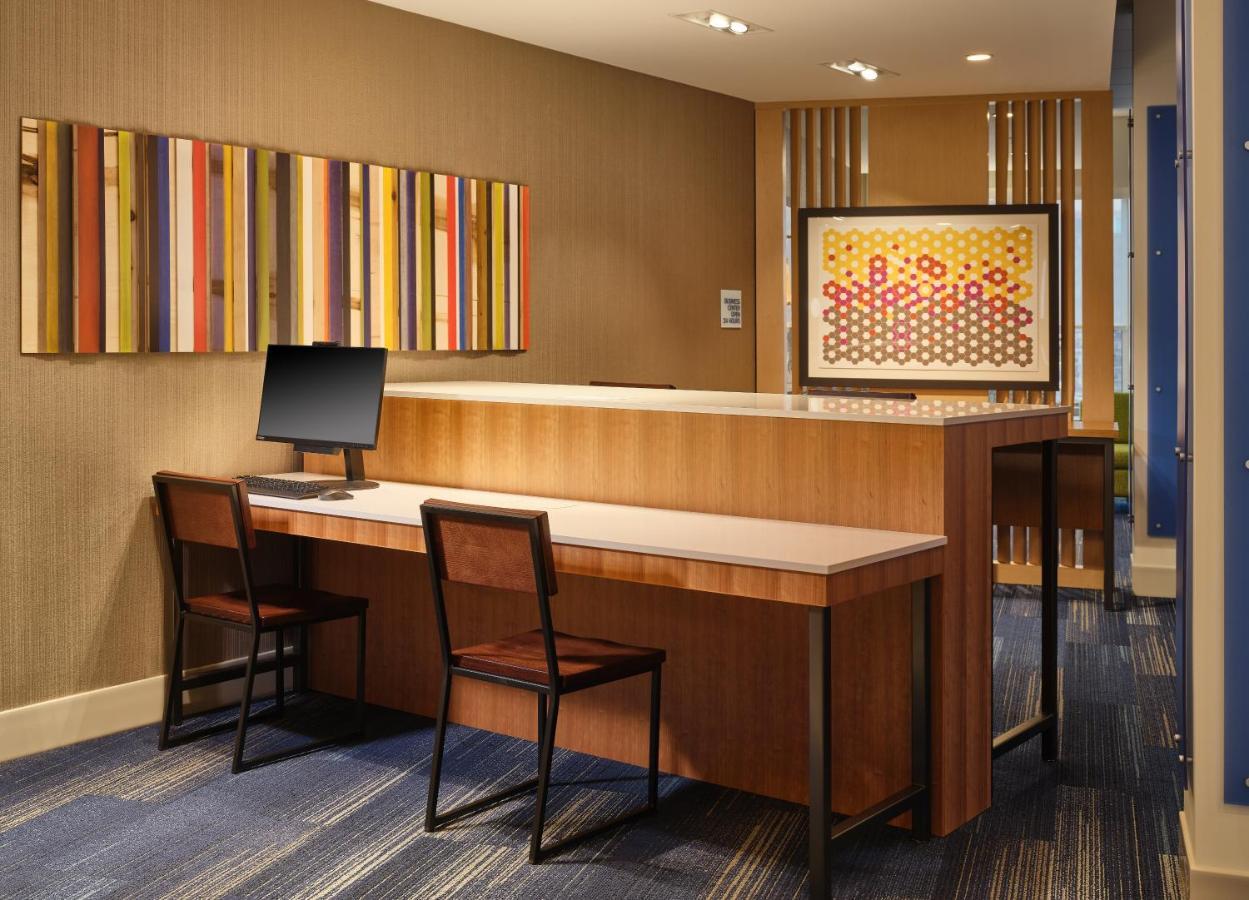 Holiday Inn Express & Suites - Lockport By Ihg Exterior foto