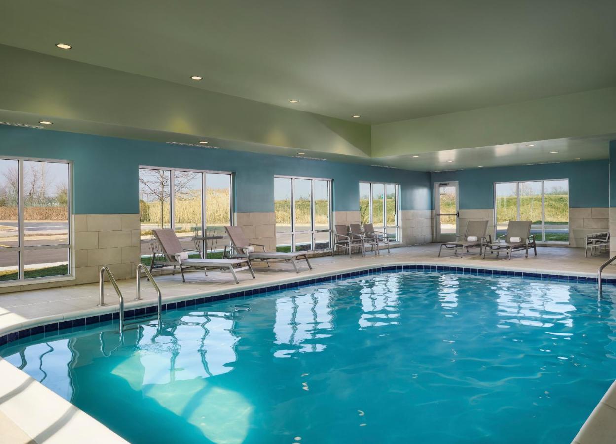 Holiday Inn Express & Suites - Lockport By Ihg Exterior foto